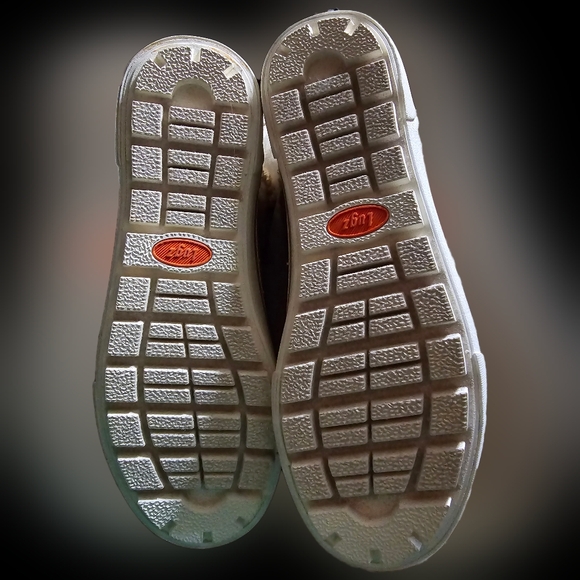 Beautiful, Ladies Faux Fur Trim LUGZ / Brand New/3 Colors Available. Size 8.5 - Picture 10 of 11